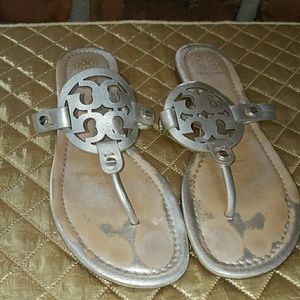 SOLD!!!!!! Tory burch gold metallic sandal